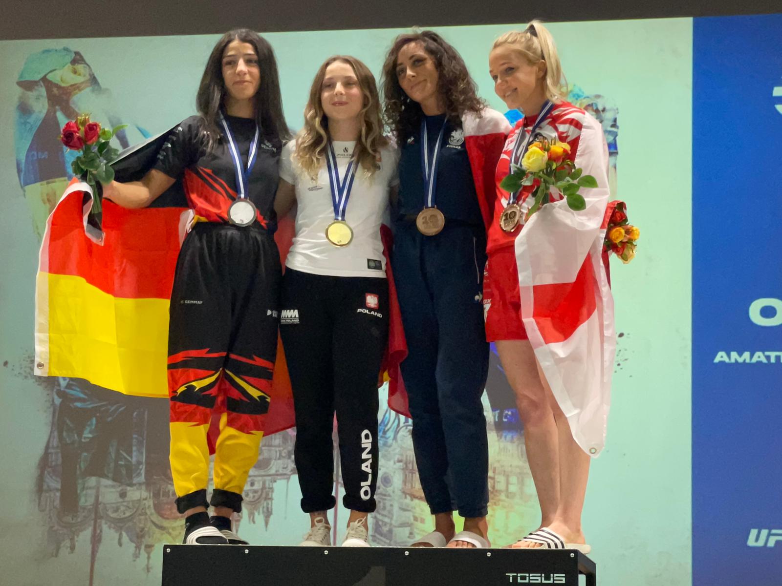 Siegerehrung Strohgewicht Damen Songül Karatorak | IMMAF-EM 2022